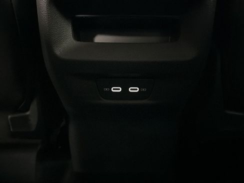 Certified 2025 Volkswagen Tiguan SE FWD image 31