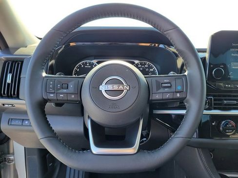 New 2025 Nissan Pathfinder SL image 25