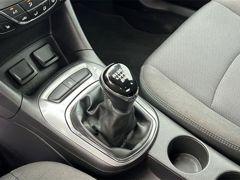 Used 2018 Chevrolet Cruze LT image 29
