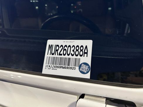 Used 2021 Jeep Wrangler Unlimited Rubicon 4xe w/ Steel Bumper Group image 31