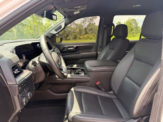 Used 2025 Chevrolet Tahoe Z71 AWD/4WD image 8
