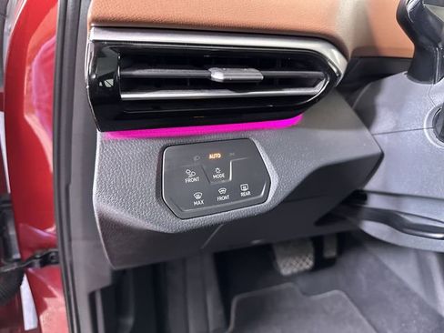 Used 2021 Volkswagen ID.4 Pro S w/ Gradient Package AWD/4WD image 18
