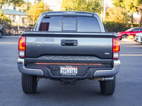 Used 2016 Toyota Tacoma TRD Off-Road w/ Towing Package image 8