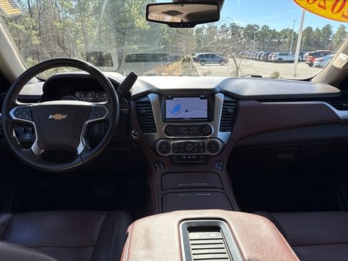 Used 2020 Chevrolet Suburban Premier image 16