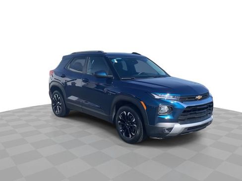 Used 2021 Chevrolet TrailBlazer LT w/ Convenience Package image 2