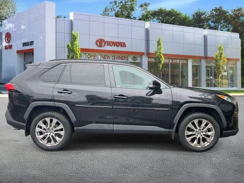 Certified 2021 Toyota RAV4 XLE Premium AWD/4WD image 5
