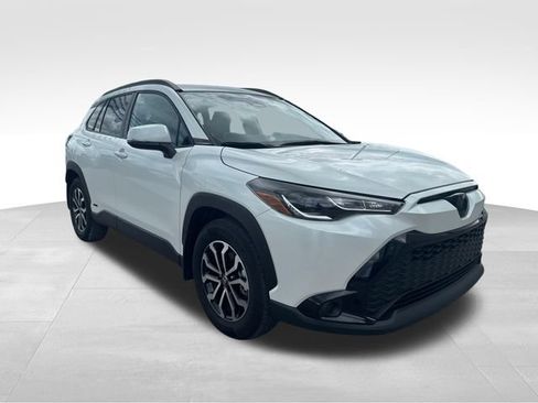 Used 2024 Toyota Corolla Cross AWD Hybrid image 3