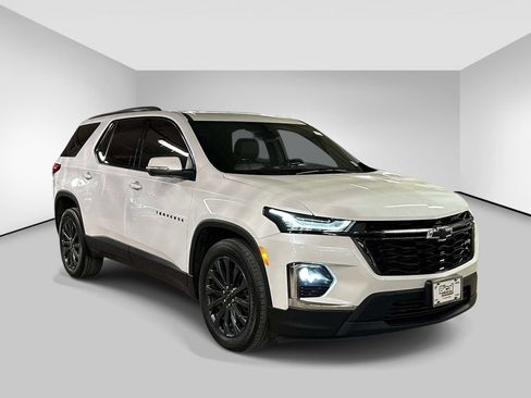 Used 2023 Chevrolet Traverse RS AWD/4WD image 3