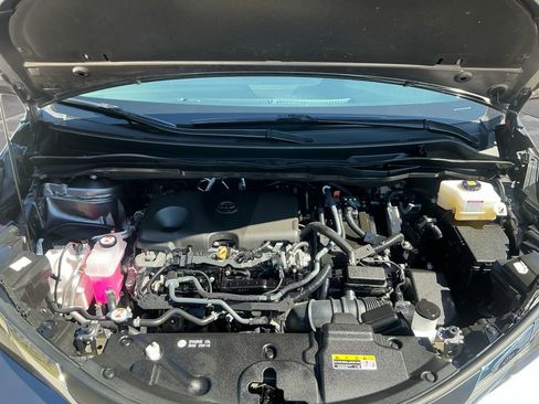 Used 2024 Toyota Sienna LE FWD image 18