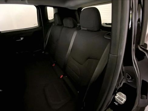 Used 2020 Jeep Renegade Latitude FWD image 12