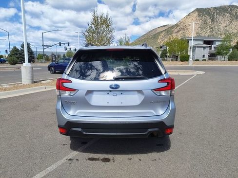 Used 2020 Subaru Forester Premium AWD/4WD image 4