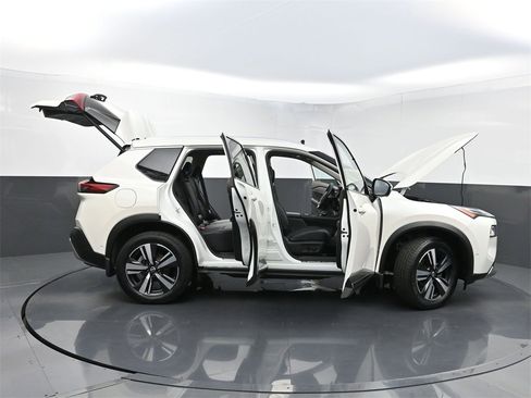 Used 2022 Nissan Rogue Platinum w/ Head-Up Display Package image 39