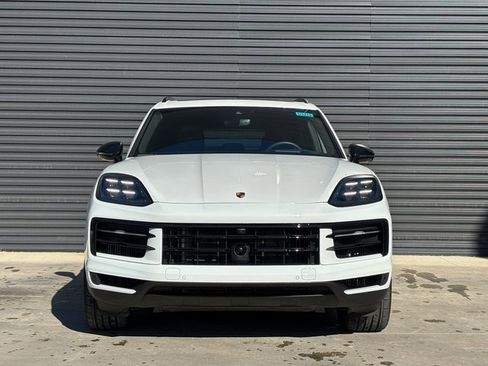 Certified 2025 Porsche Cayenne image 10