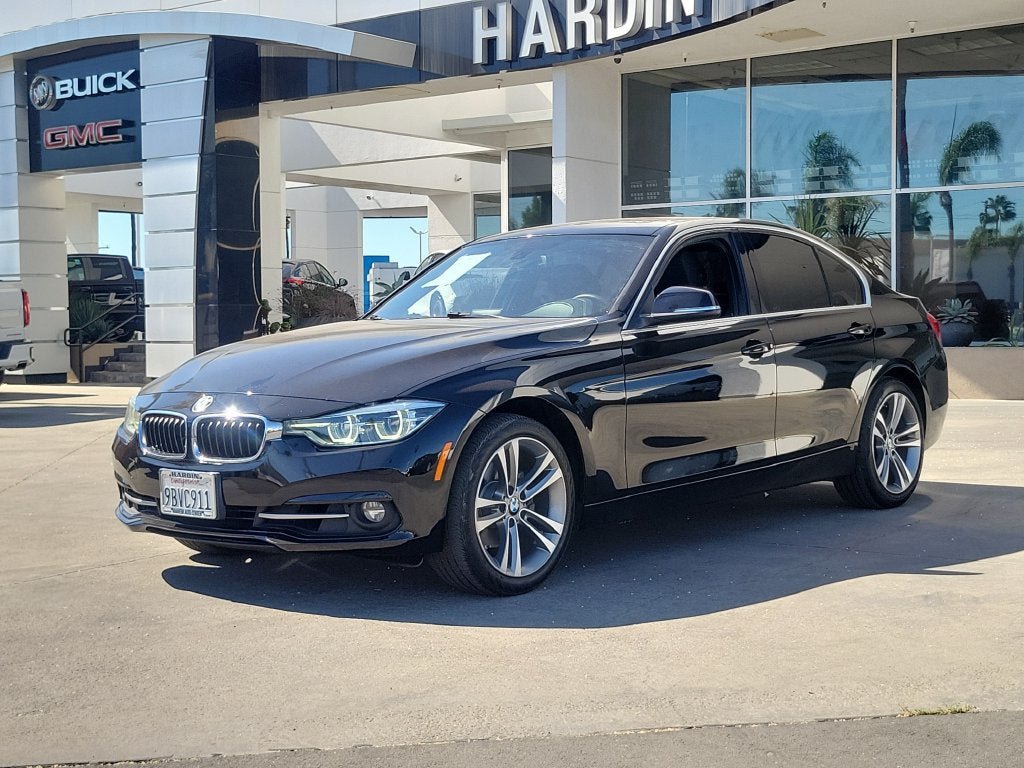 Used 2018 BMW 330i xDrive Sedan AWD/4WD image 2