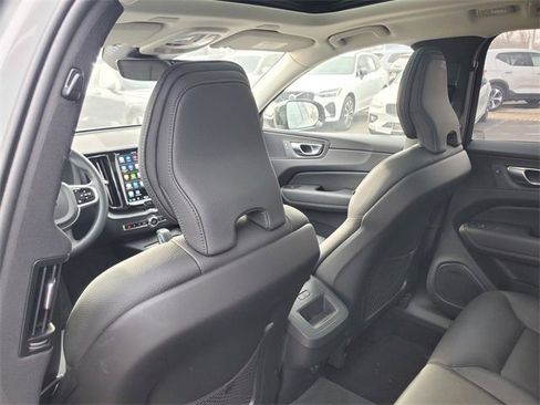 Certified 2025 Volvo XC60 B5 Plus image 28