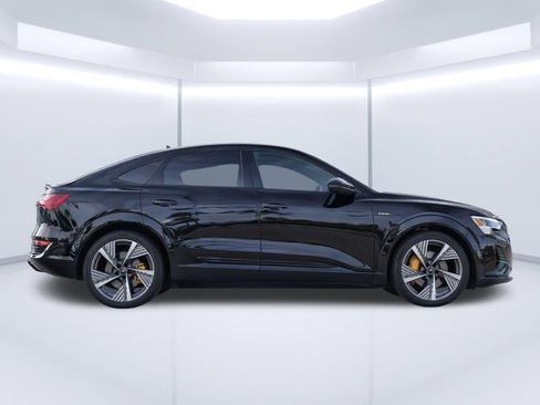 Used 2022 Audi e-tron Prestige AWD/4WD image 3