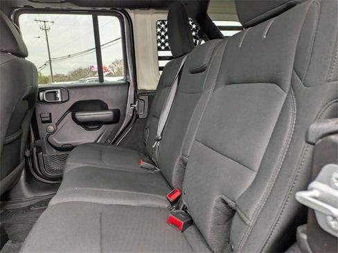 Used 2018 Jeep Wrangler Unlimited Sport image 13