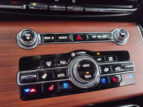 Used 2023 Lincoln Aviator Reserve w/ Equipment Group 201A RWD image 27