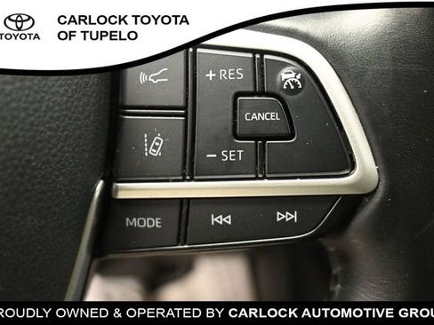Used 2023 Toyota Highlander XLE FWD image 33