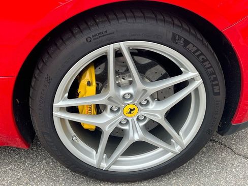 Used 2016 Ferrari California T image 24