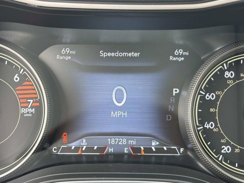 Used 2023 Jeep Cherokee Altitude Lux AWD/4WD image 28