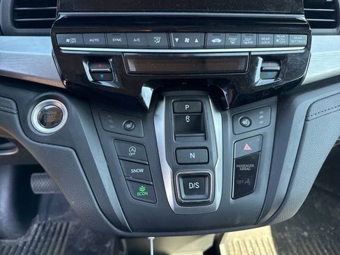 Used 2025 Honda Odyssey EX-L image 17