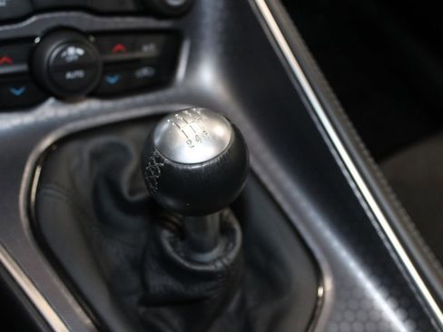 Used 2016 Dodge Challenger R/T Scat Pack w/ Leather Interior Group image 36