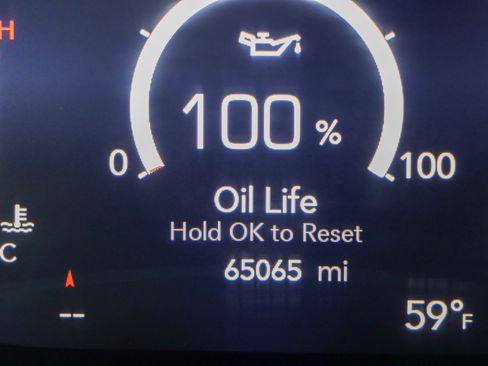 Used 2023 Chrysler Pacifica Touring-L image 16