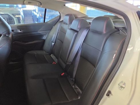 Used 2024 Nissan Altima 2.5 SR FWD image 16