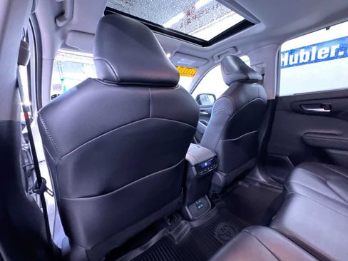 Used 2022 Toyota Highlander XLE image 38