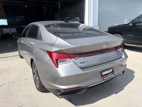 Used 2021 Hyundai Elantra SEL w/ Convenience + Premium Package FWD image 7