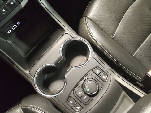 Used 2024 GMC Terrain SLT AWD/4WD image 26