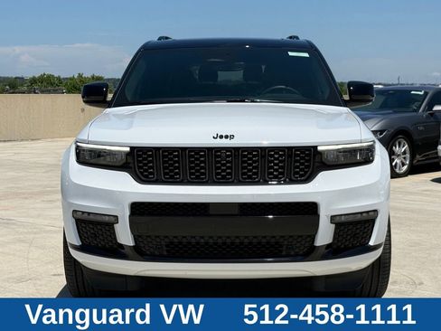 Used 2025 Jeep Grand Cherokee L Summit w/ Obsidian Package AWD/4WD image 3