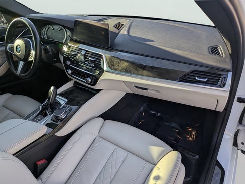 Used 2018 BMW 540i RWD image 11
