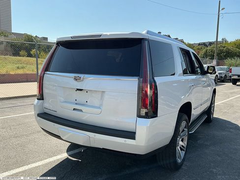 Used 2019 Cadillac Escalade Luxury RWD image 6