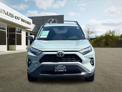 Used 2022 Toyota RAV4 XLE Premium FWD image 5