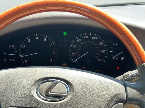 Used 2004 Lexus LS 430 w/ Modern Luxury Pkg RWD image 29
