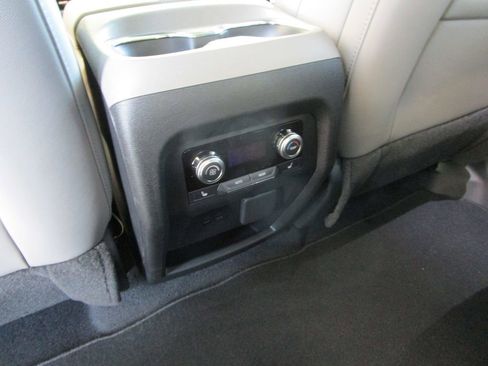 New 2026 GMC Acadia Elevation image 17