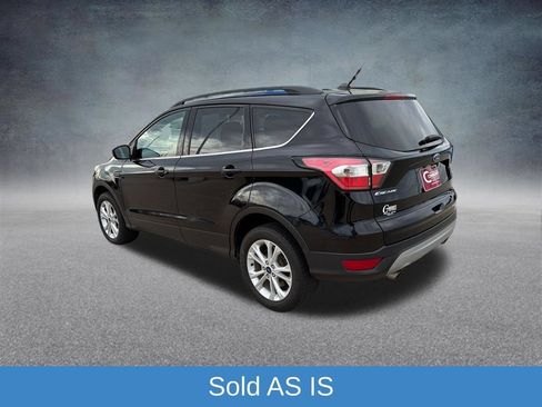 Used 2017 Ford Escape SE w/ Equipment Group 201A FWD image 3