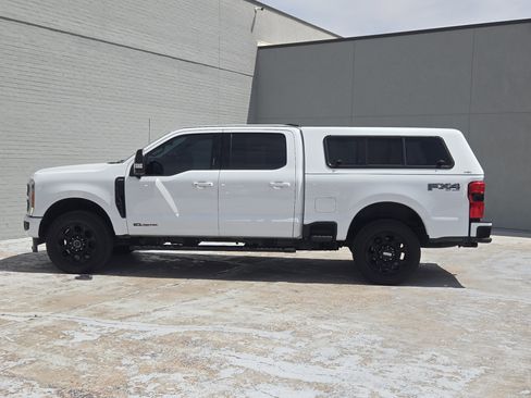 Used 2023 Ford F250 Lariat w/ Black Appearance Package AWD/4WD image 5