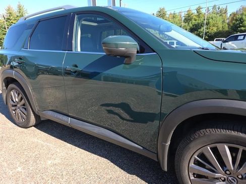 Used 2022 Nissan Pathfinder SL AWD/4WD image 36