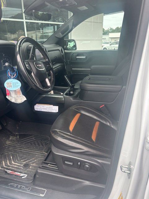 Used 2020 GMC Sierra 1500 AT4 w/ AT4 Premium Package AWD/4WD image 3