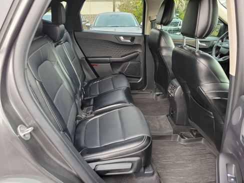 Used 2020 Ford Escape Titanium image 12