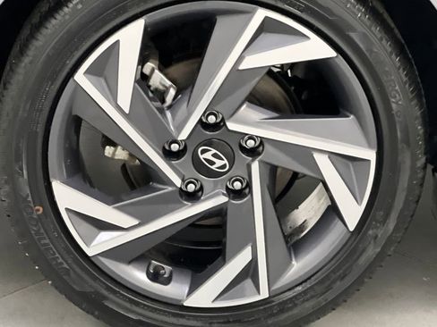 Used 2025 Hyundai Elantra SEL image 62