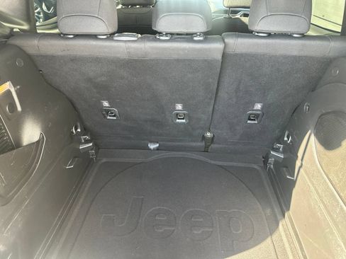 Used 2021 Jeep Renegade Latitude w/ Sun & Sound Group AWD/4WD image 23