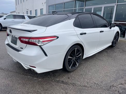 Used 2020 Toyota Camry XSE image 3