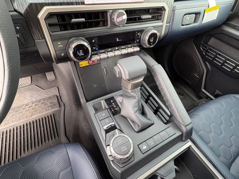 New 2026 Toyota 4Runner Platinum image 19