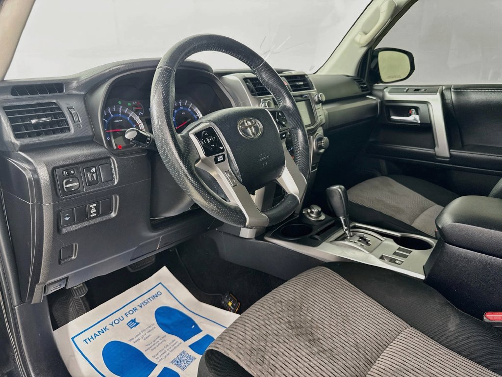 Used 2018 Toyota 4Runner SR5 AWD/4WD image 9