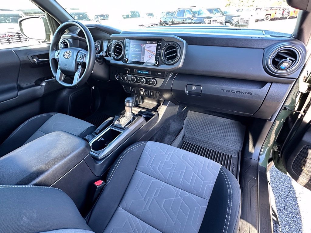 Used 2022 Toyota Tacoma TRD Sport AWD/4WD image 14