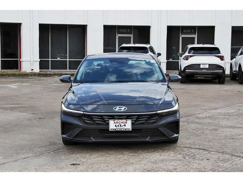Used 2024 Hyundai Elantra SEL FWD image 8